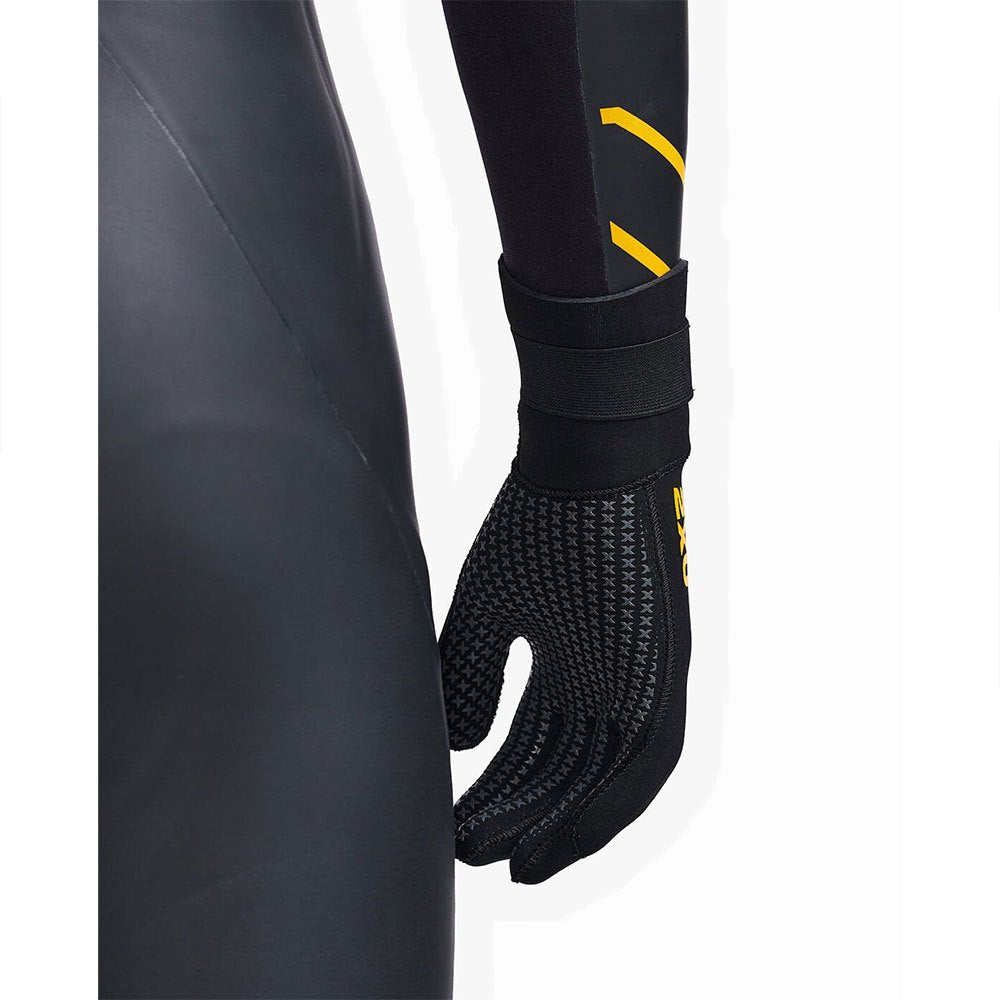 2XU Propel Neoprene Gloves | Open Water & Swim Training | Swimwear Shack